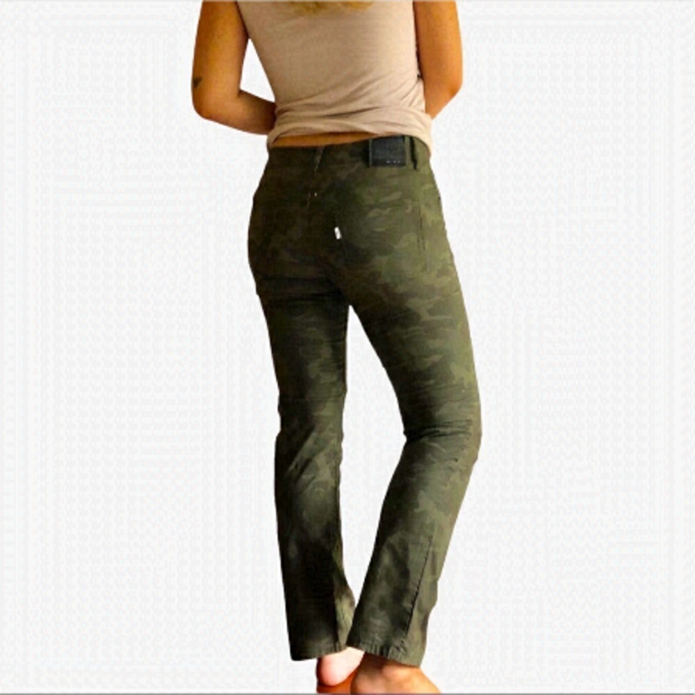 LEVI’S 511 Camo pants  Size W29 L29 Straight Leg Slim Fit  18R